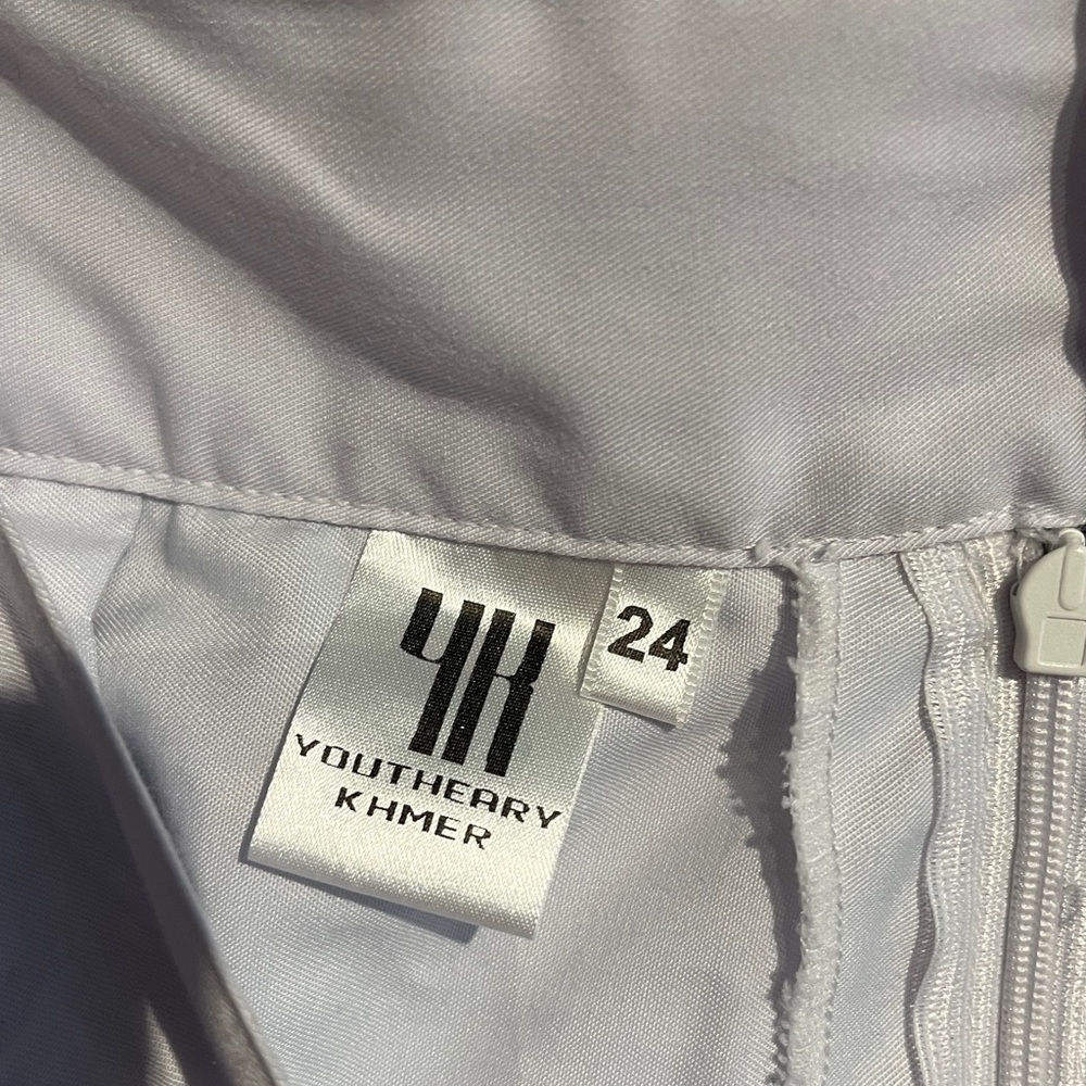 Plus size white pleated tennis skirt - Picture 3 of 3